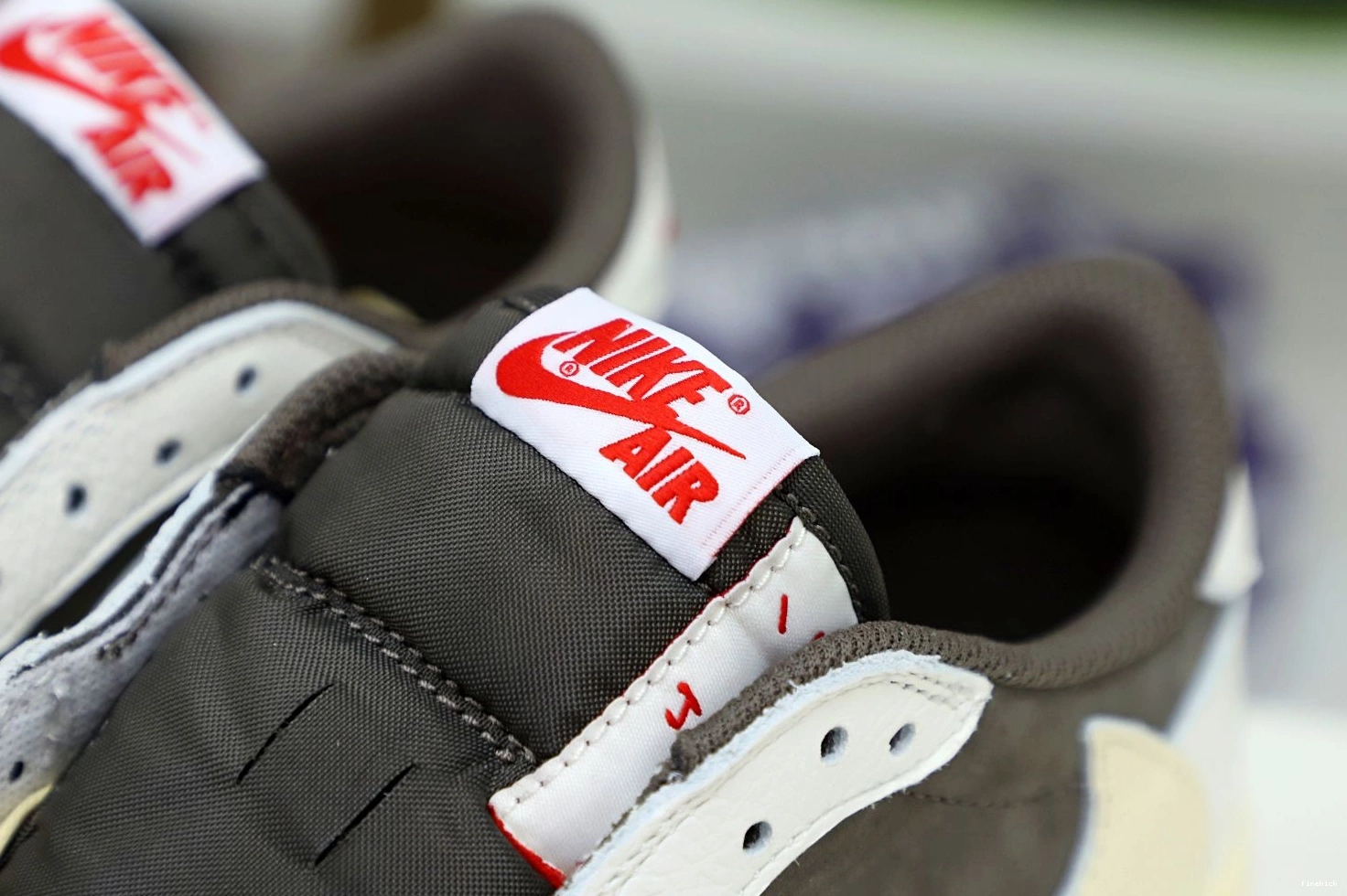 X TRAVIS 1 JORDAN OG AIR SCOTT REVERSE LOW MOCHA 1124